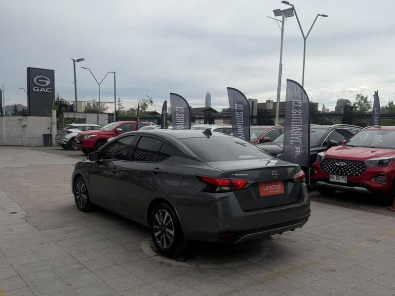 Nissan Versa 2023 - Imagen 6 de 11