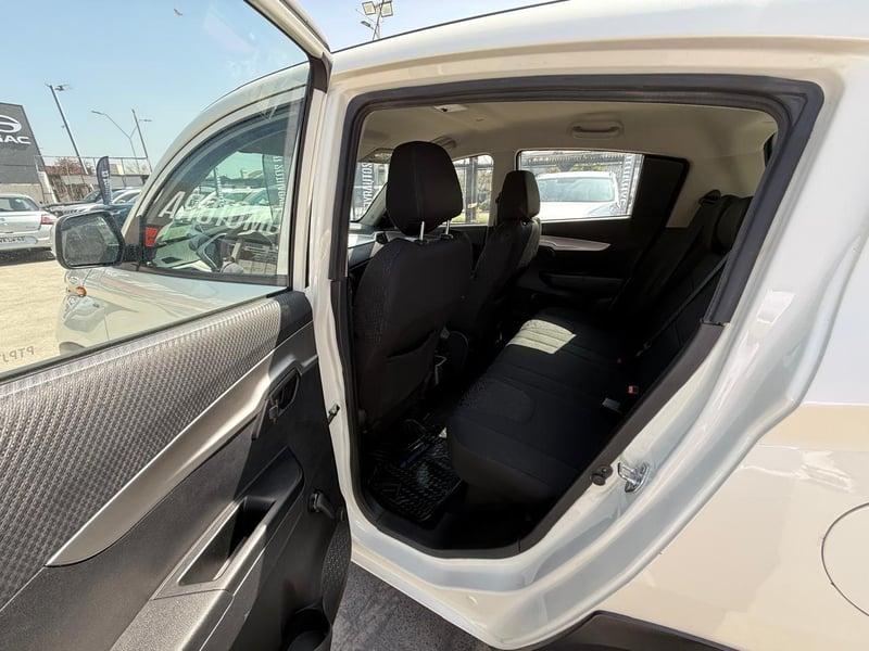 Mahindra KUV 2021 - Imagen 9 de 9
