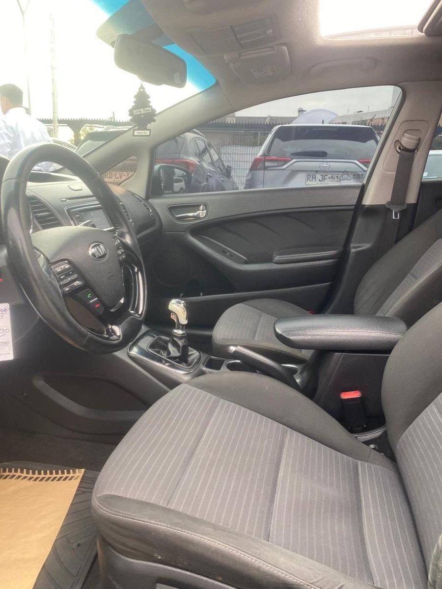 Kia Cerato 2018 - Imagen 5 de 12
