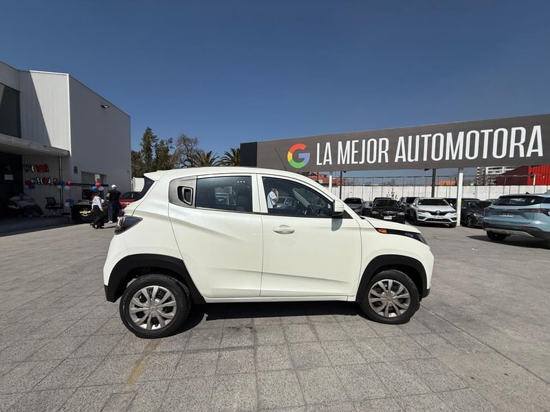 Mahindra KUV 2021 - Imagen 8 de 9