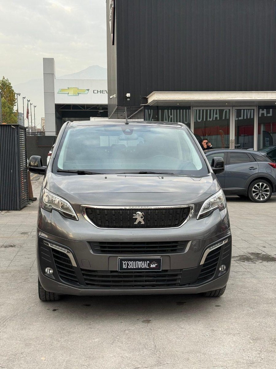 Peugeot Traveller 2022 - Imagen 12 de 15