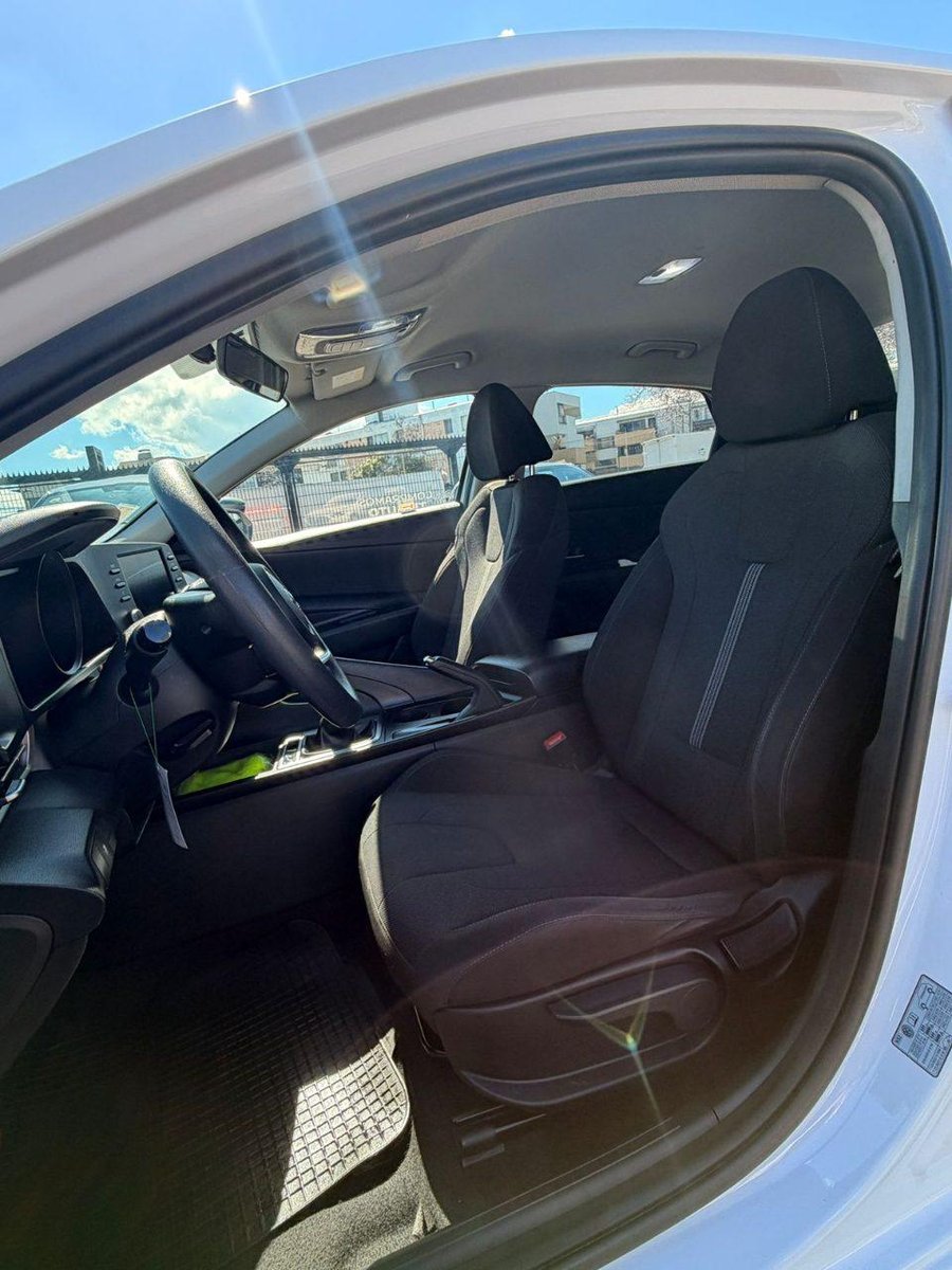 Hyundai Elantra 2021 - Imagen 5 de 13