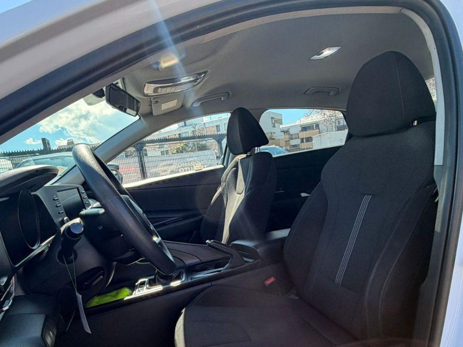 Hyundai Elantra 2021 - Foto 5 de 13