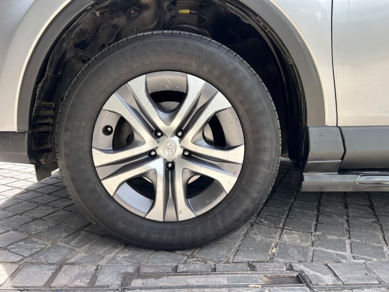 Toyota RAV 4 ADVENTURE 2.0 MT ; 2019 - Imagen 9 de 10