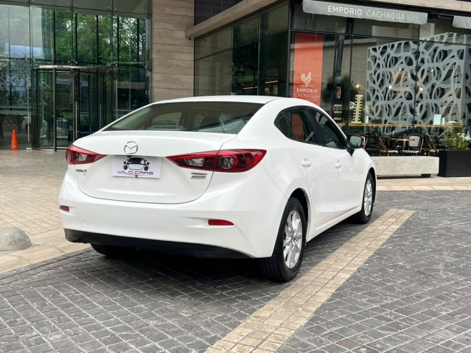 Mazda 3 2.0 AT SEDAN ; 2015 - Foto 4 de 10