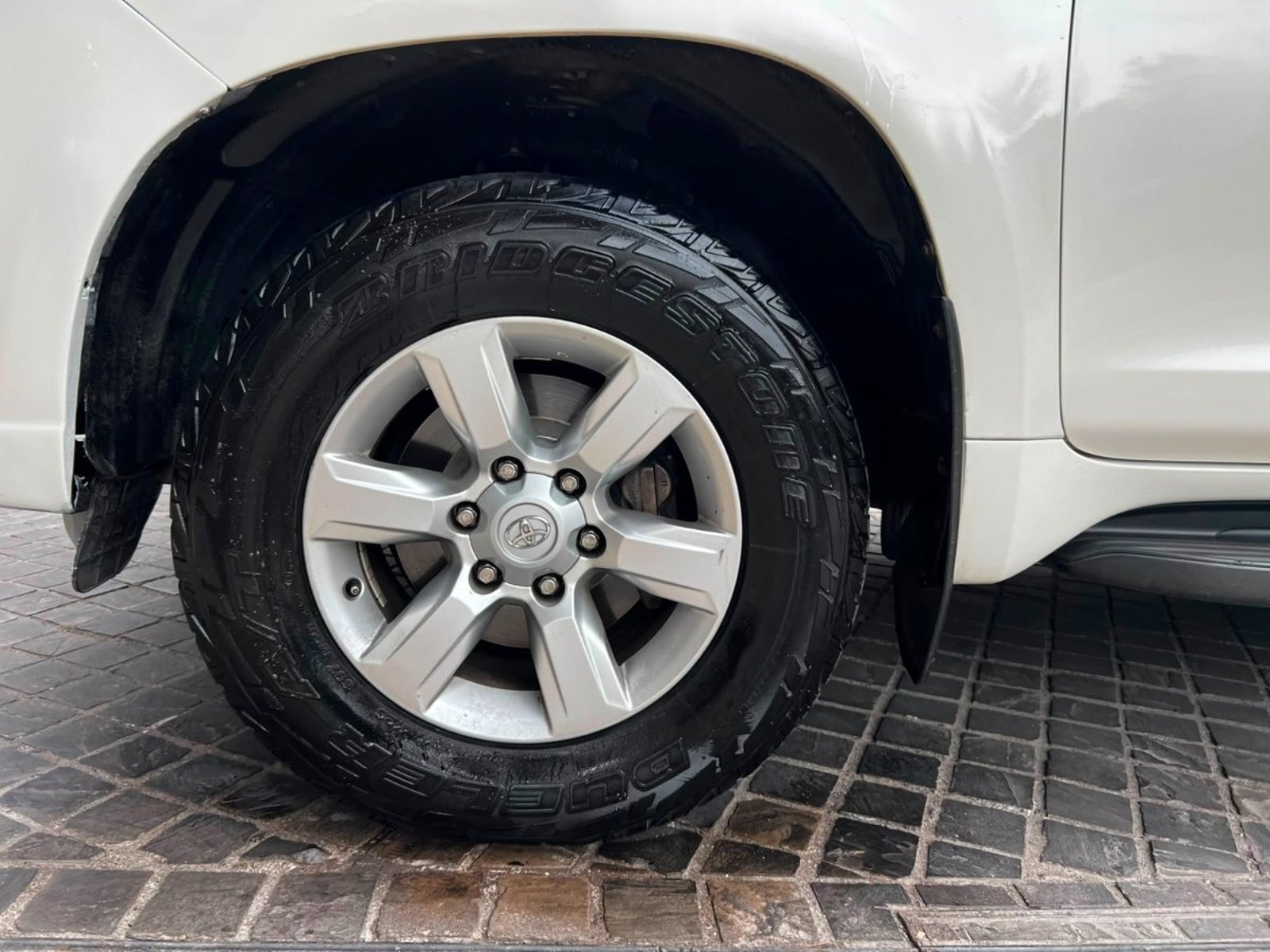 TOYOTA LAND CRUISER PRADO TXL 4X4 2.7 AT 2014 - Imagen 9 de 10