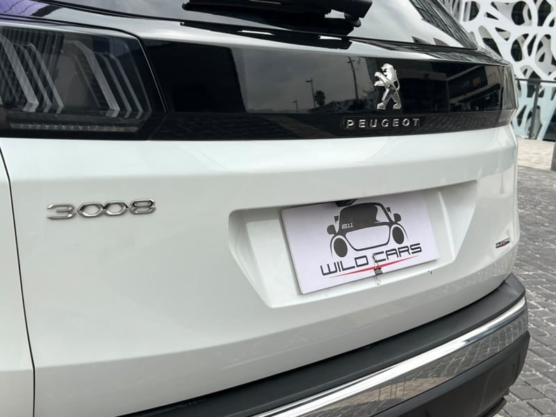 Peugeot 3008 ALLURE 1.6 AT ; 2024 - Imagen 7 de 10