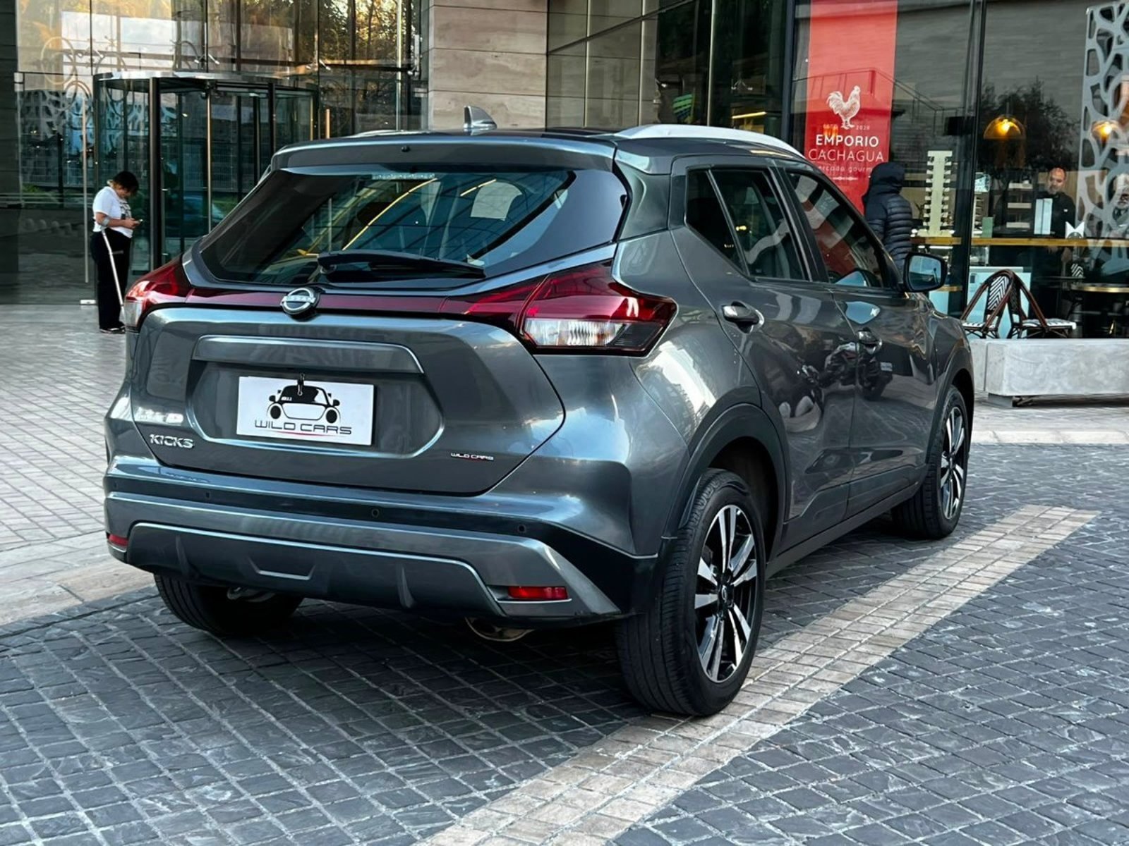 Nissan KICKS ADVANCE 1.6 AT ÚNICO DUEÑO 2025 - Foto 4 de 10