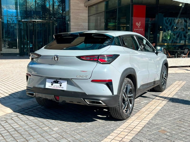 Changan UNI-T LUXURY 1.5 AT ÚNICO DUEÑO 2023 - Imagen 4 de 10