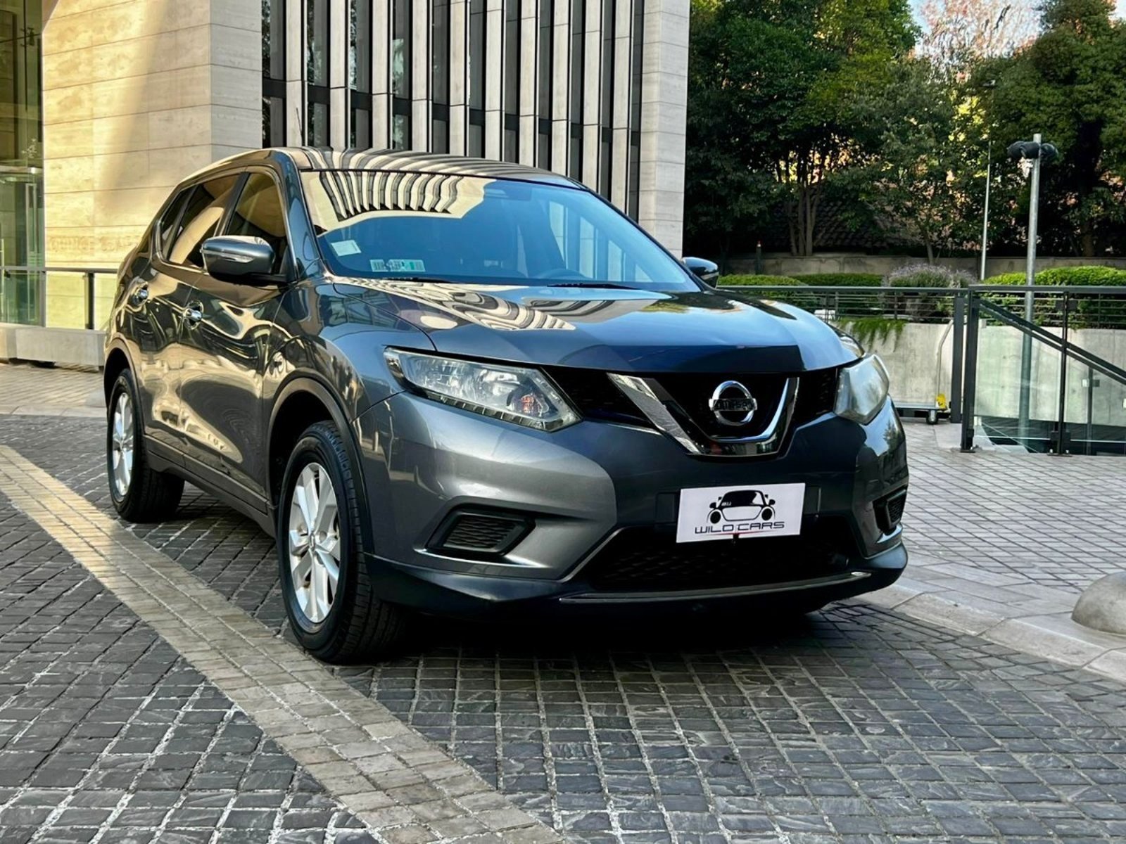 Nissan X-TRAIL SENSE 2.5 AT UN DUEÑO MANTENIMIENTO EN LA MARCA 2017 - Foto 3 de 10
