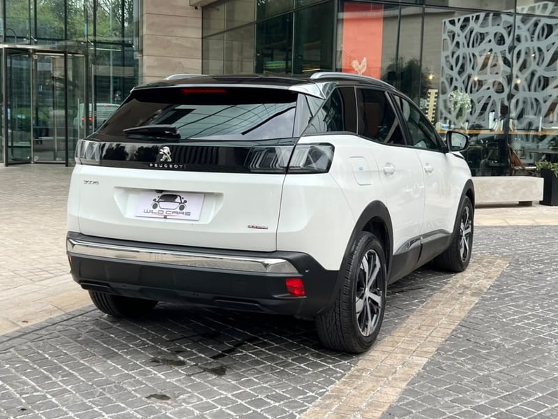 Peugeot 3008 ALLURE 1.6 AT ; 2024 - Imagen 4 de 10