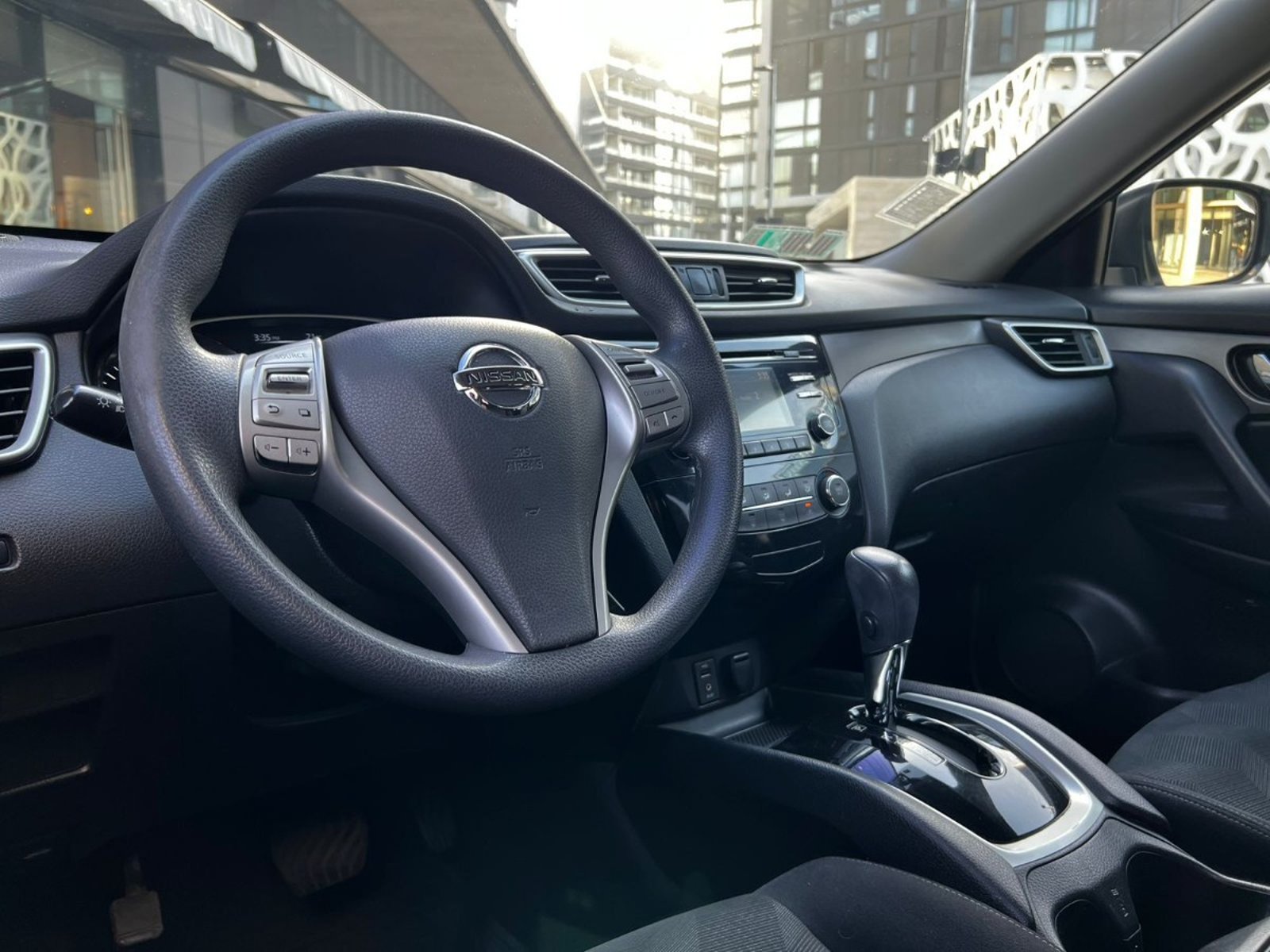 Nissan X-TRAIL SENSE 2.5 AT UN DUEÑO MANTENIMIENTO EN LA MARCA 2017 - Imagen 9 de 10