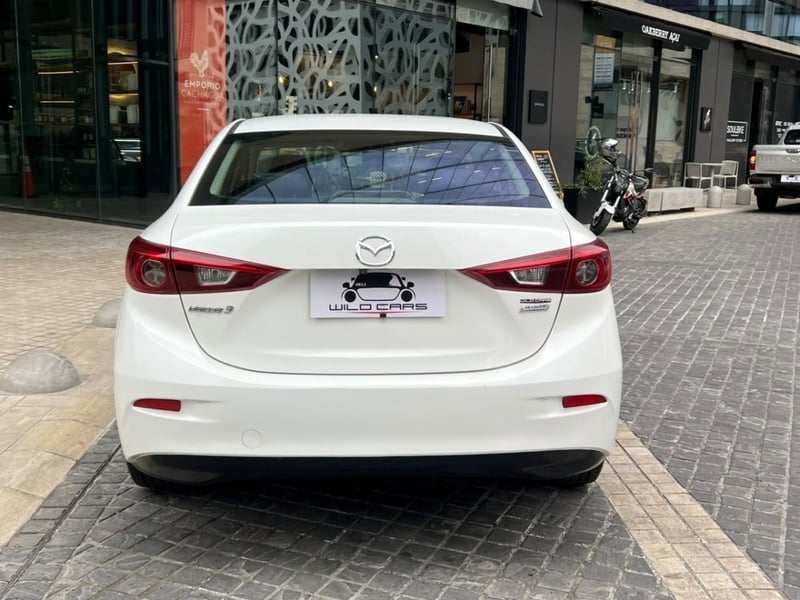 Mazda 3 2.0 AT SEDAN ; 2015 - Imagen 5 de 10