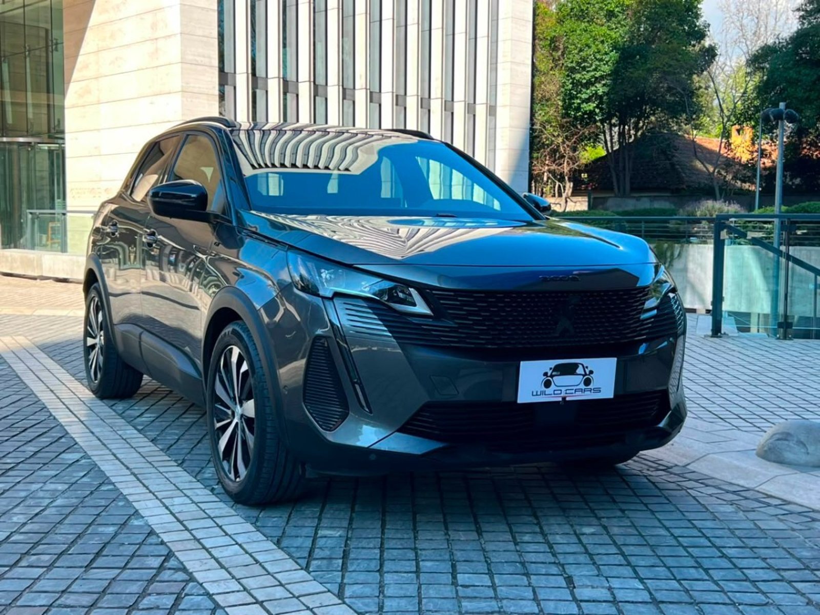 Peugeot 3008 GT 1.6 AT MANTENIMIENTO EN LA MARCA UN DUEÑO 2024 - Foto 3 de 10