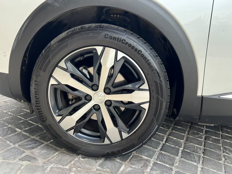 Peugeot 3008 ALLURE 1.6 AT ; 2024 - Imagen 9 de 10