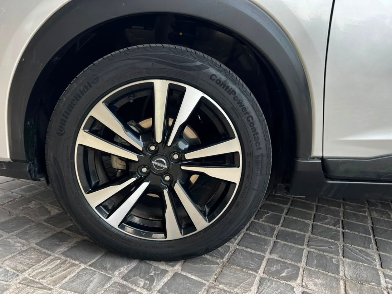 Nissan KICKS ADVANCE 1.6 AT ÚNICO DUEÑO 2025 - Imagen 8 de 10