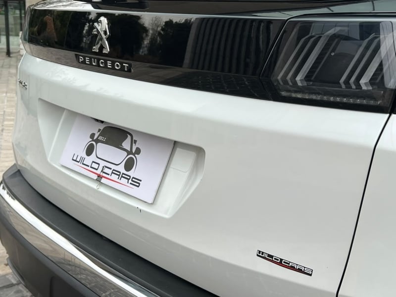 Peugeot 3008 ALLURE 1.6 AT ; 2024 - Imagen 8 de 10