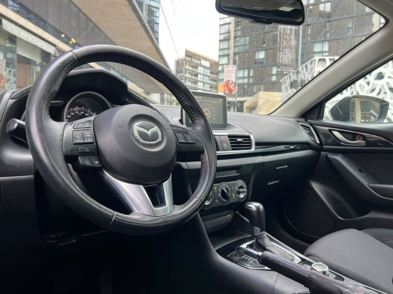 Mazda 3 2.0 AT SEDAN ; 2015 - Imagen 9 de 10