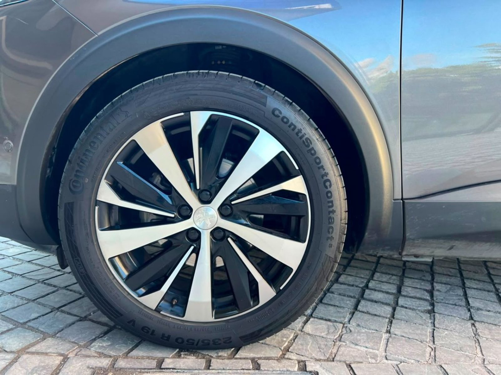 Peugeot 3008 GT 1.6 AT MANTENIMIENTO EN LA MARCA UN DUEÑO 2024 - Imagen 8 de 10