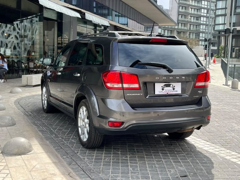 Dodge JOURNEY RT 2.4 TRES CORRIDAS DE ASIENTOS 2016 - Imagen 6 de 10