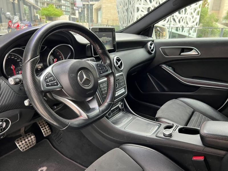 Mercedes-Benz A200 D LOOK AMG 2017 - Imagen 9 de 10