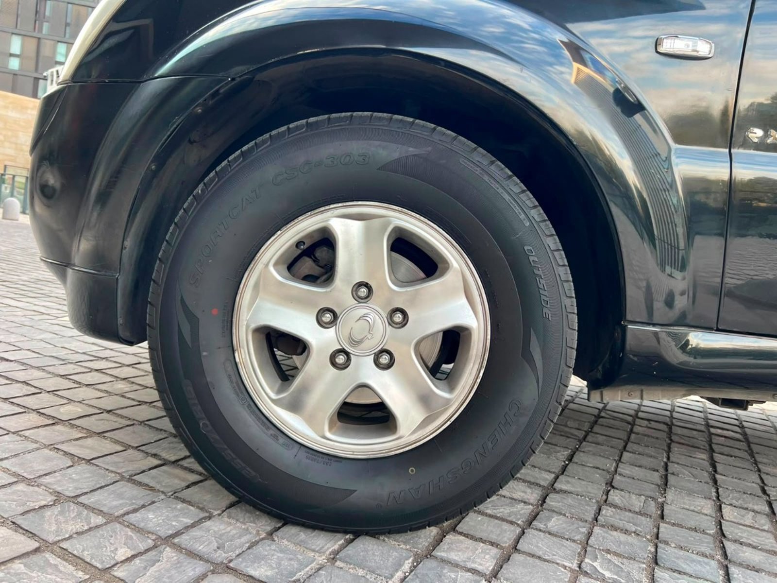SsangYong REXTON 4X4 MT TRES CORRIDAS DE ASIENTOS 2012 - Imagen 8 de 10