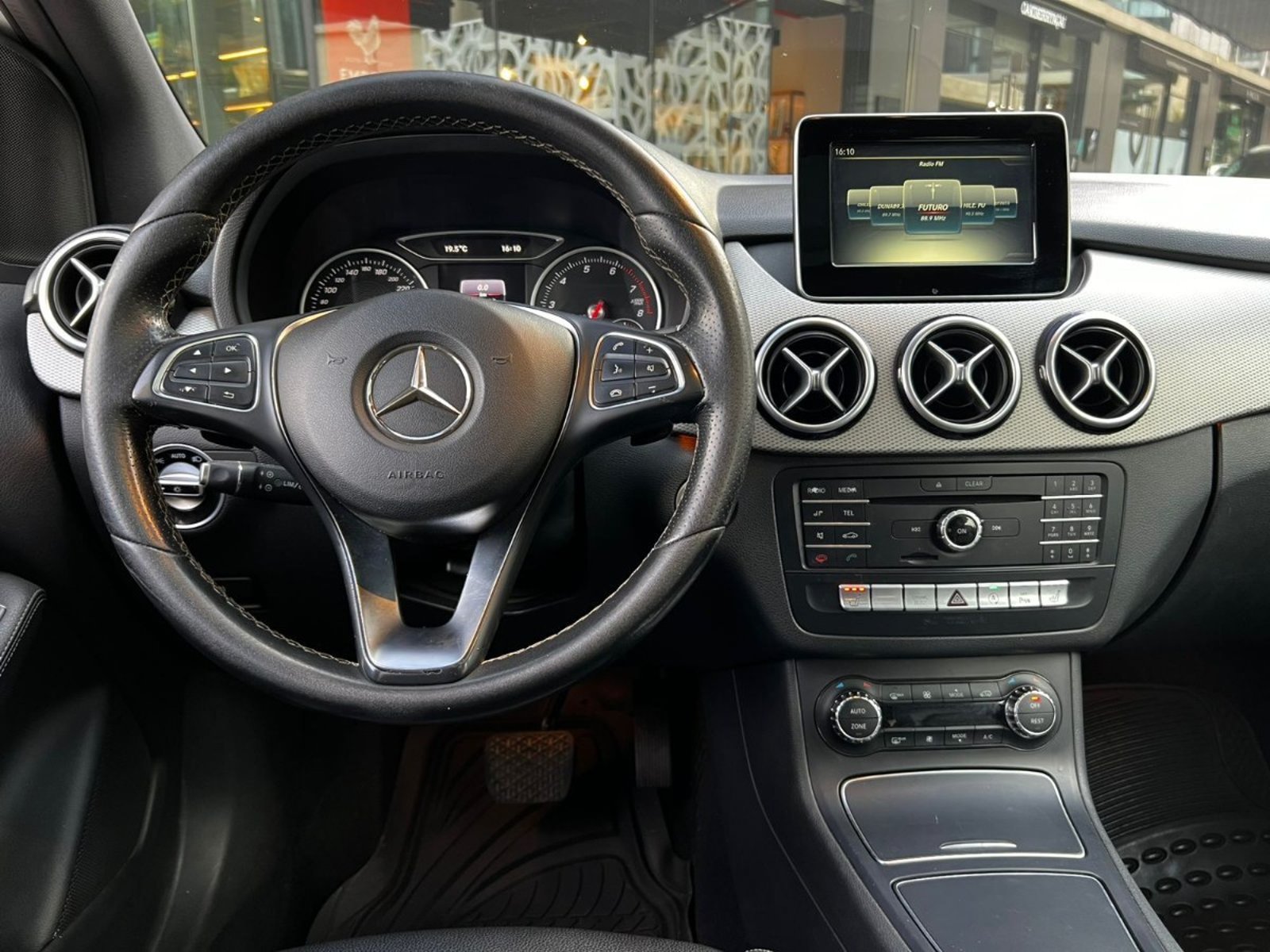 Mercedes-Benz B220 2018 - Imagen 10 de 10