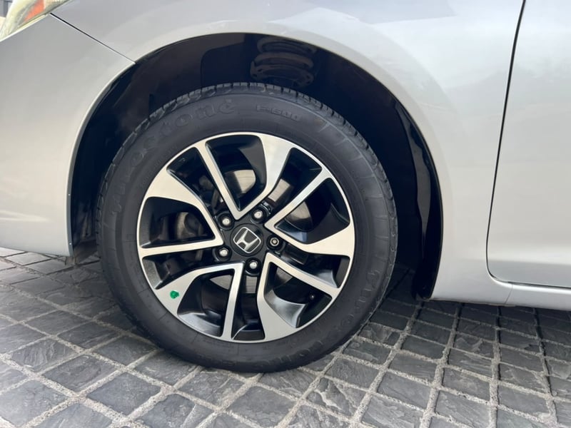 Honda CIVIC LX 1.8 AT ; 2014 - Imagen 8 de 10