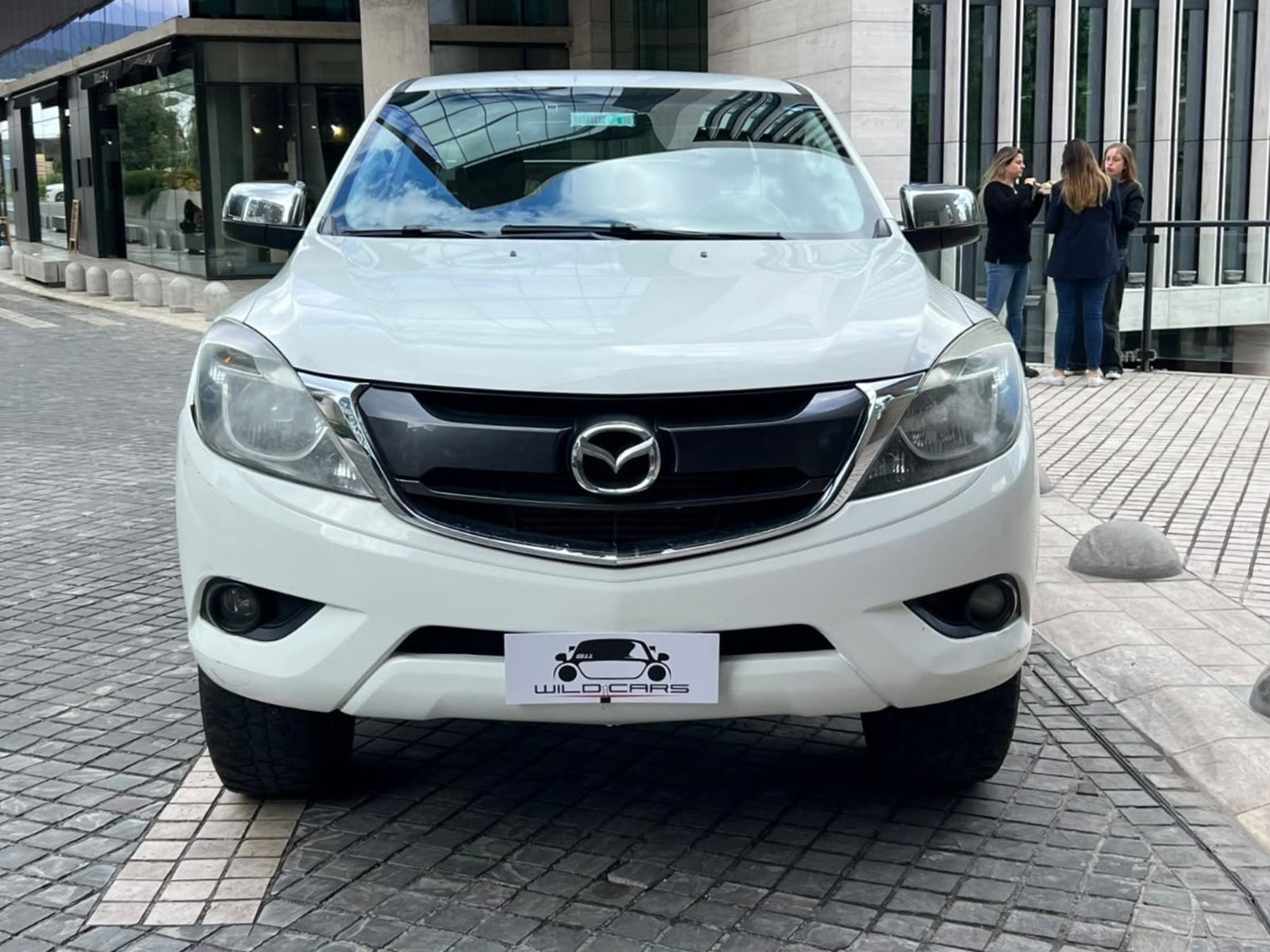Mazda BT-50 SDX 4X4 MT 2.2 ; 2019 - Foto 2 de 10