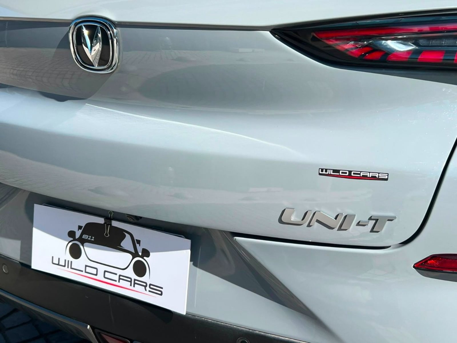 Changan UNI-T LUXURY 1.5 AT ÚNICO DUEÑO 2023 - Imagen 7 de 10