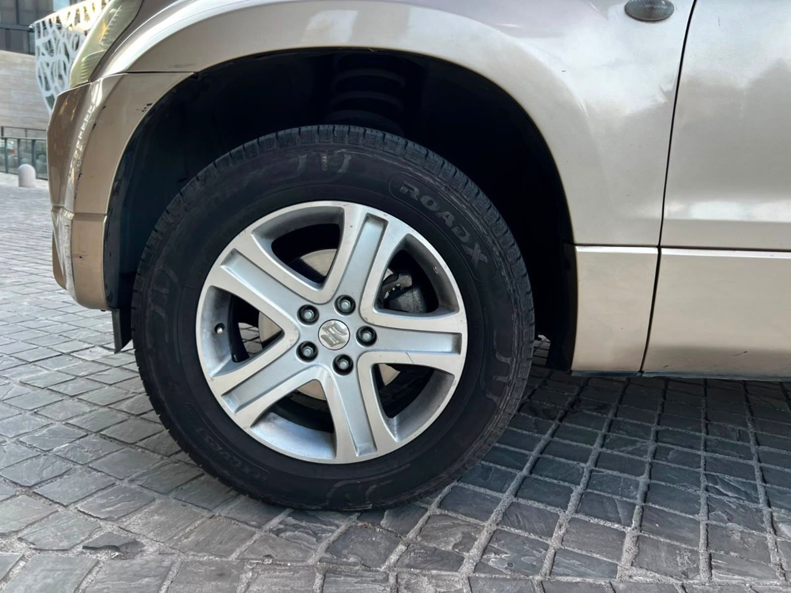 SUZUKI GRAND NOMADE 2.7 V6 AT 2007 - Imagen 9 de 10