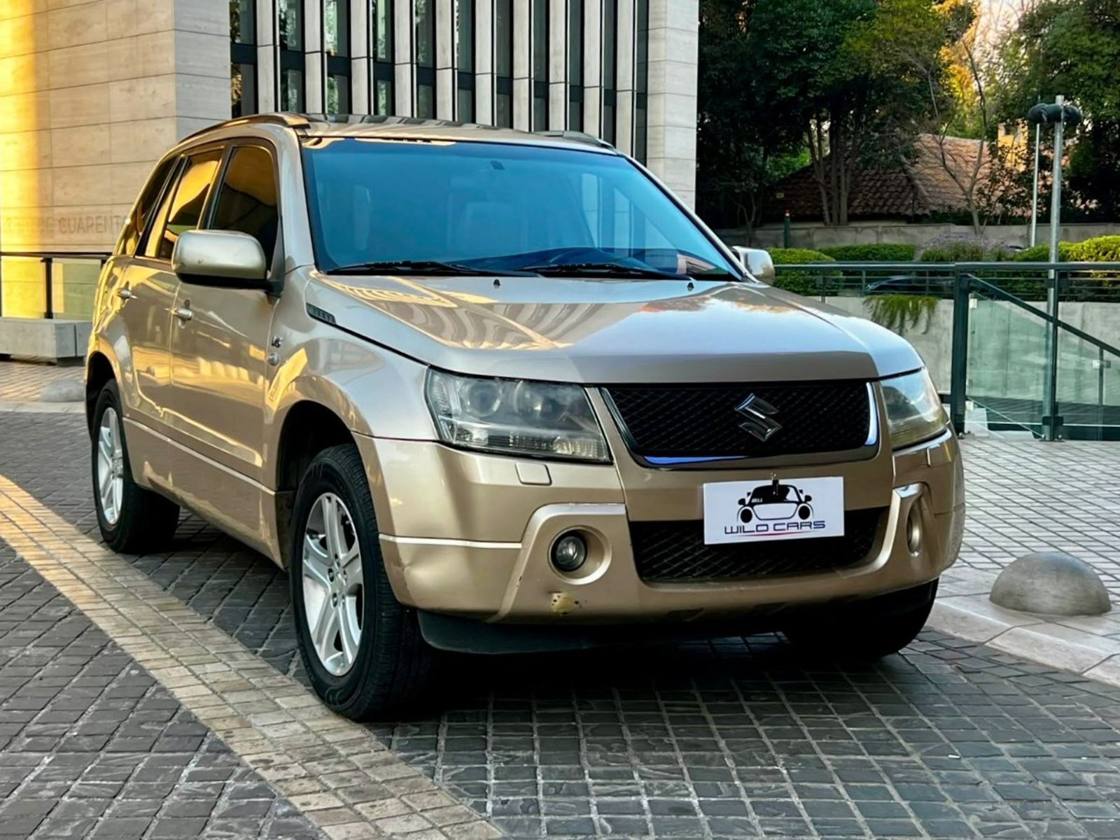 SUZUKI GRAND NOMADE 2.7 V6 AT 2007 - Foto 3 de 10