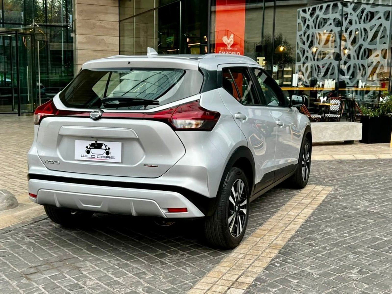 Nissan KICKS ADVANCE 1.6 AT ÚNICO DUEÑO 2025 - Foto 4 de 10