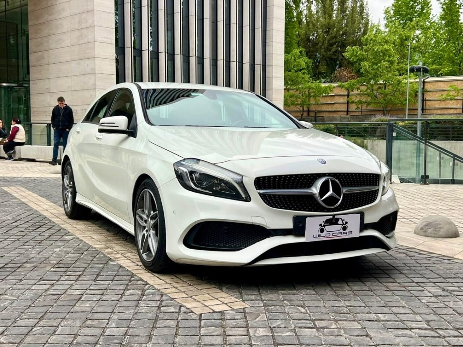 Mercedes-Benz A200 D LOOK AMG 2017 - Foto 3 de 10