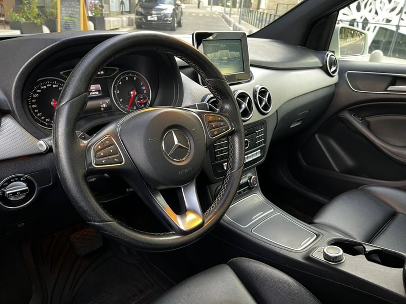 Mercedes-Benz B220 ; 2018 - Imagen 9 de 10