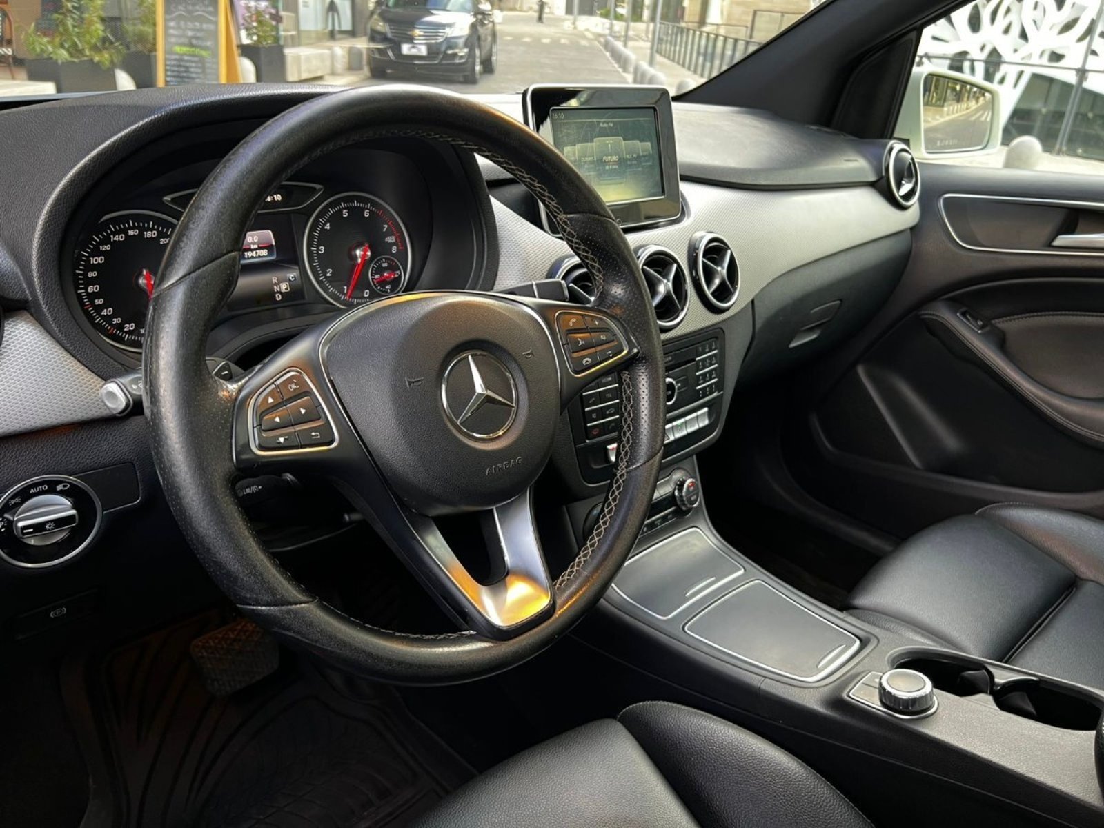 Mercedes-Benz B220 2018 - Imagen 9 de 10