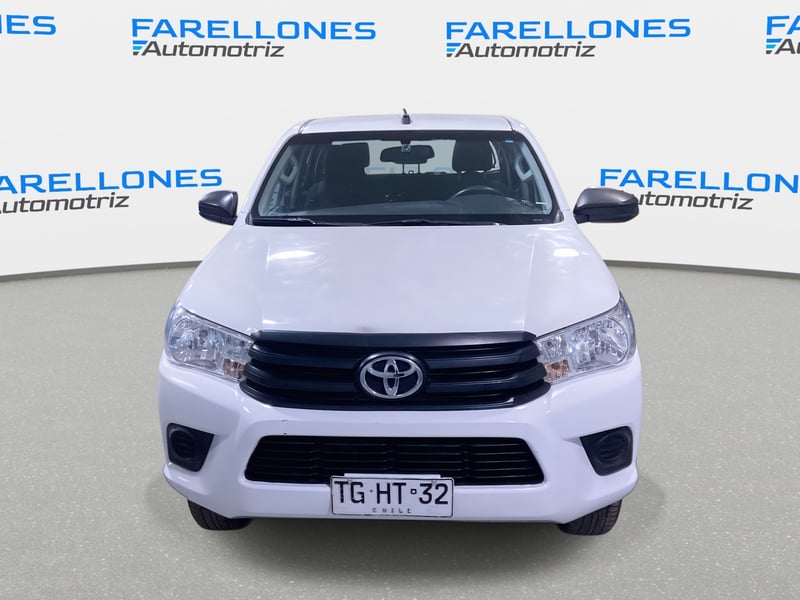 Toyota Hilux Dx 2.4 Mt 4x2 Dsl Dc E6 2024