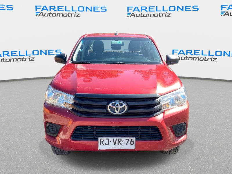 Toyota Hilux Dx 2.4 Mt 4x4 Dsl Dc E5 2022