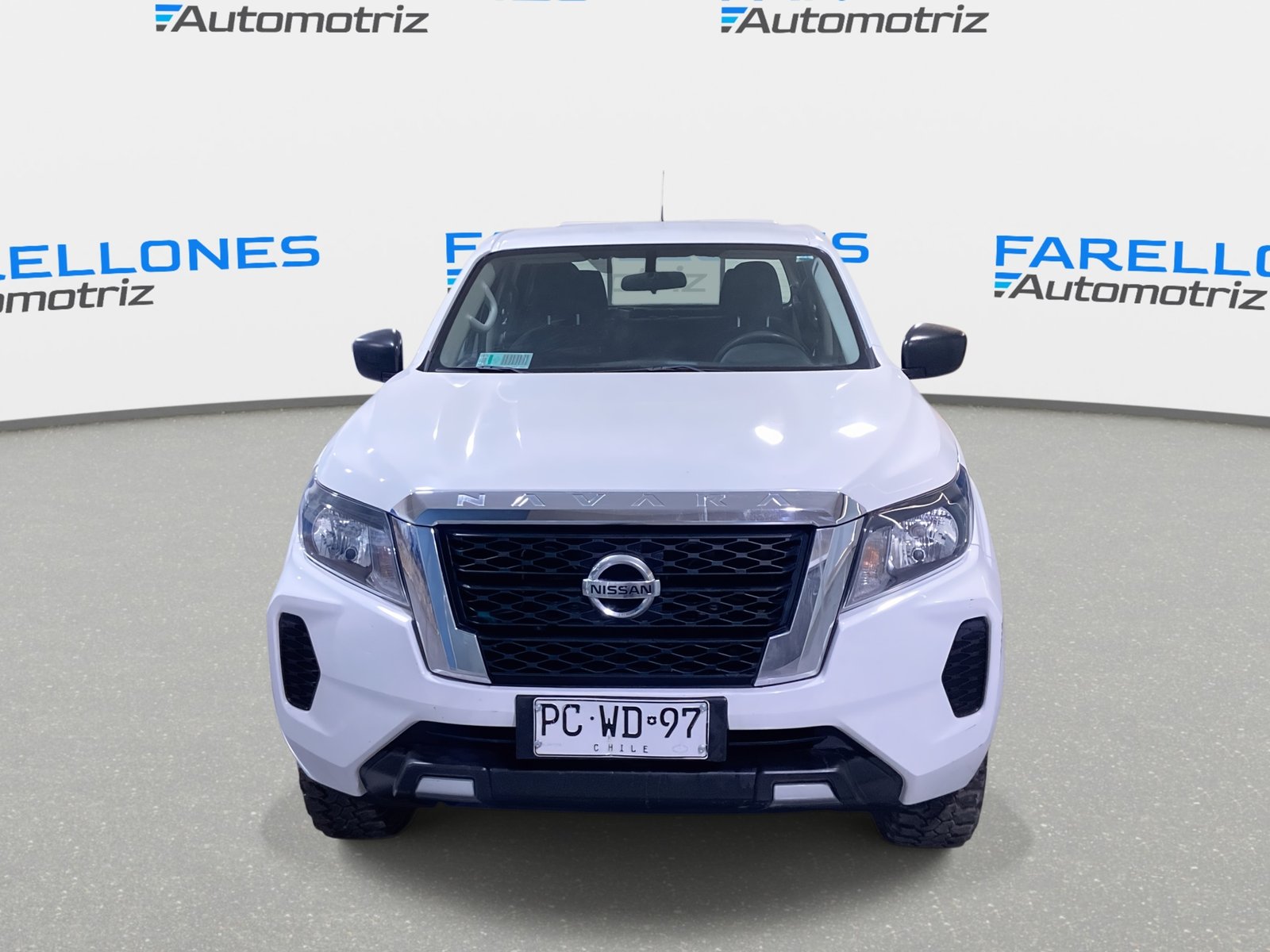 Nissan Np 300 2.3 Mt 4x2 Dsl Dc Se 2021