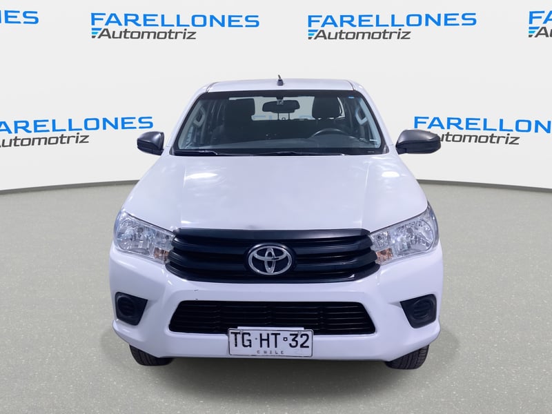 Toyota Hilux Dx 2.4 Mt 4x2 Dsl Dc E6 2024