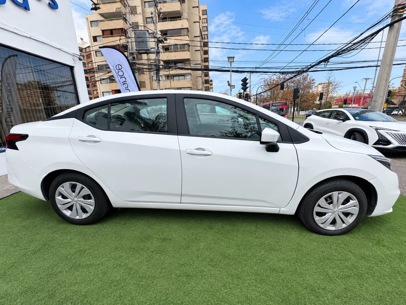 Nissan Versa Sense MT 1.6 2021 - Imagen 17 de 18