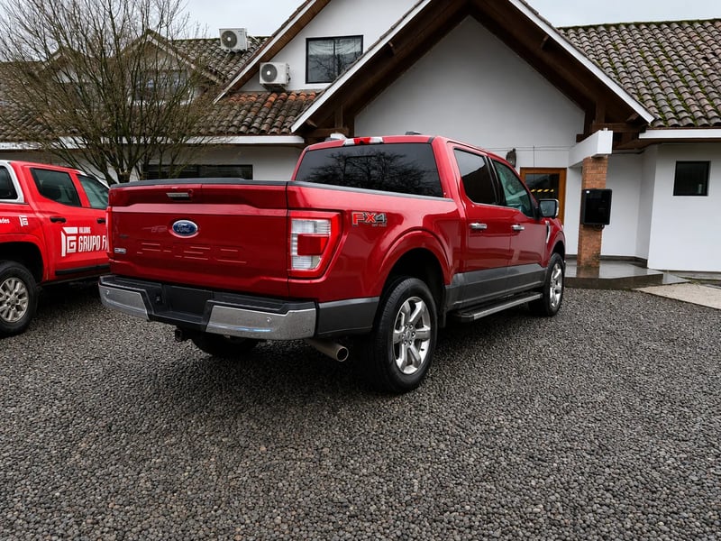 Ford F150 LARIAT LUXURY AT 4X4 2024 - Imagen 4 de 9