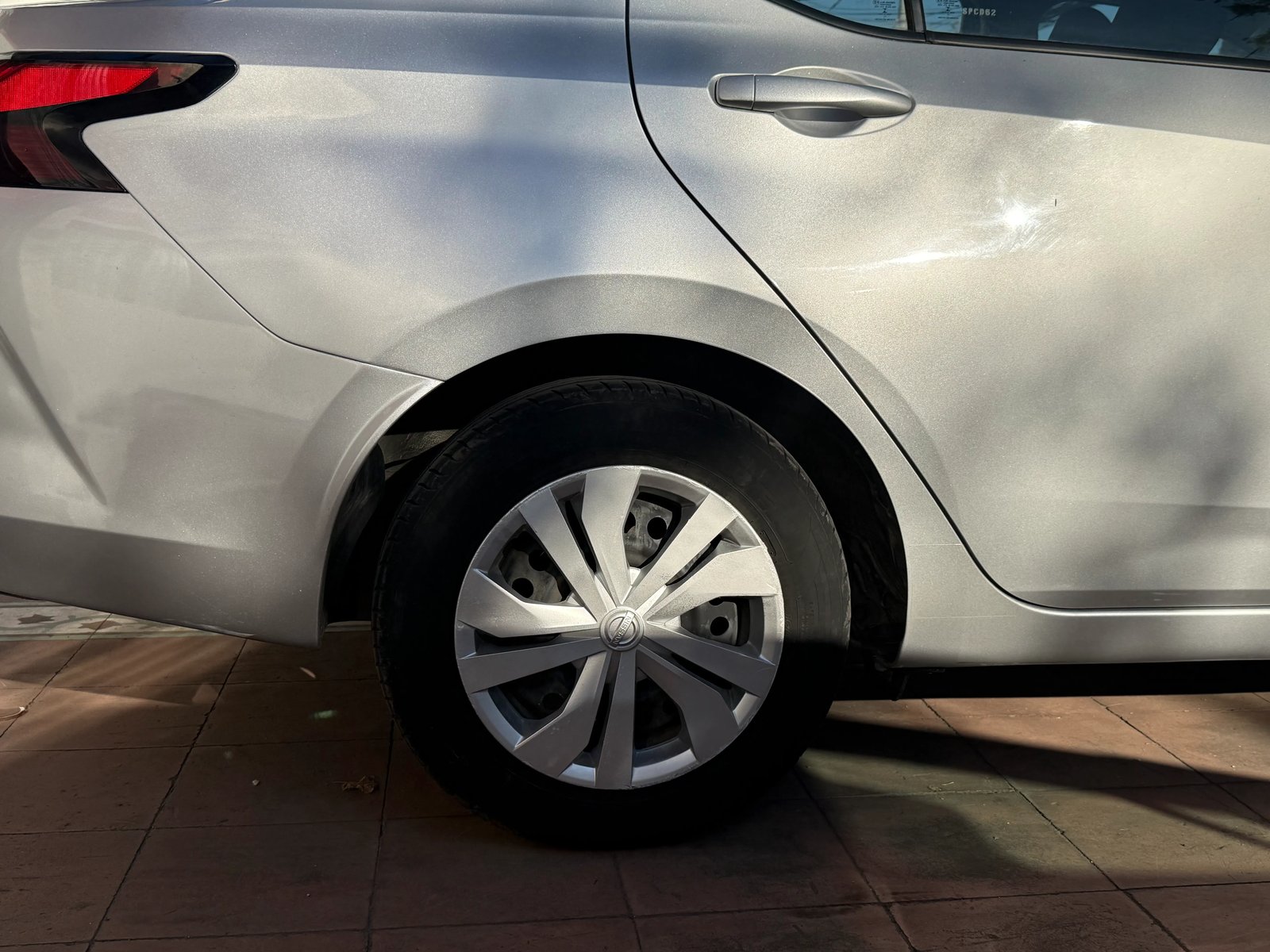 NISSAN NEW VERSA SENSE 1.6 2023 - Imagen 13 de 20