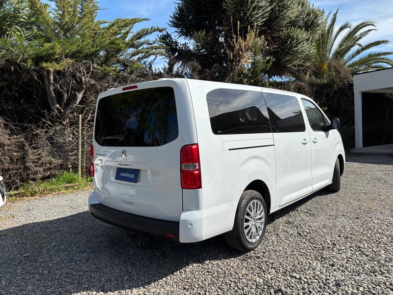 Peugeot TRAVELLER L3 BLUE HDI 180 2.0 2023 - Imagen 8 de 12