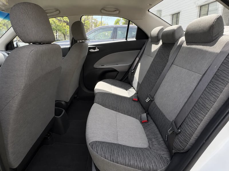Kia SOLUTO 1.4 2022 - Imagen 13 de 20