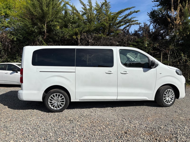 Peugeot TRAVELLER L3 BLUE HDI 180 2.0 2023 - Imagen 9 de 12