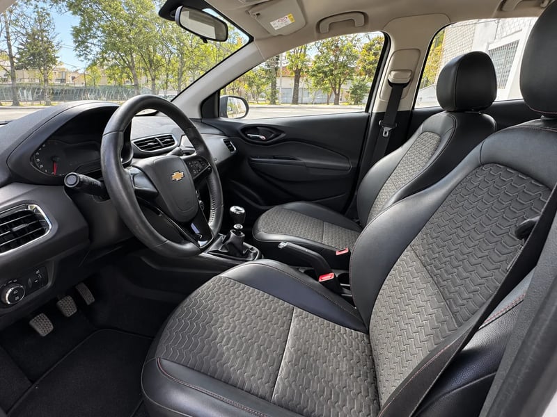 Chevrolet ONIX LTZ 1.4 2018 - Imagen 15 de 18