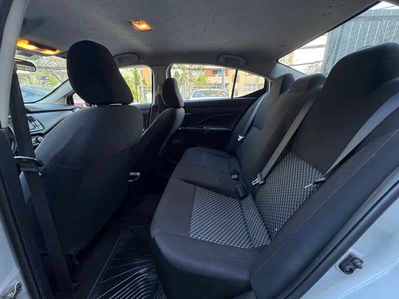 Nissan VERSA CVT 1.6 AUT 2023 - Imagen 19 de 20