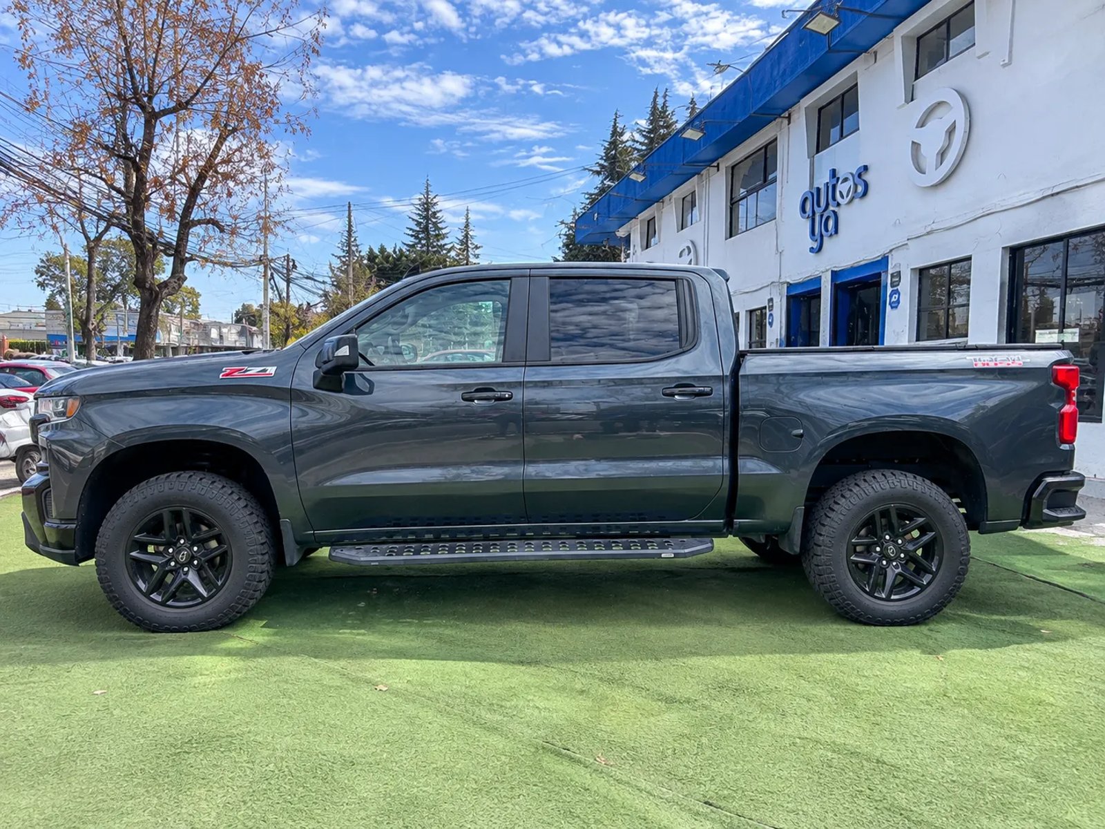 Chevrolet SILVERADO DCAB 4X4 5.3 AT 2021 - Imagen 13 de 18