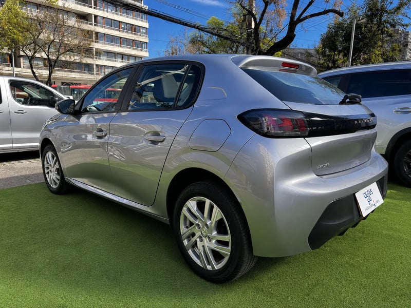 Peugeot 208 PURETECH 75 MT 1.2 2024